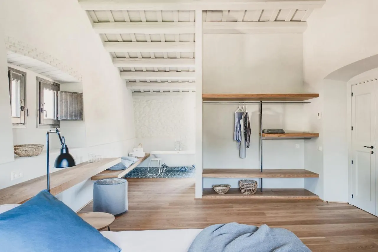 Flateli Casa Oliver Cervia de Ter Spain